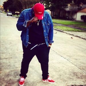 Meet your Posher, Dee